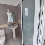 Penelope & Michael Guest house Himare