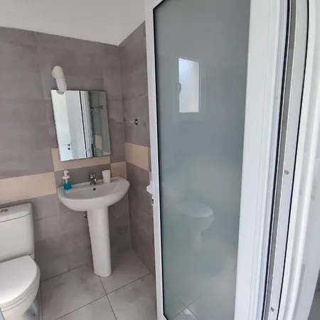 Penelope & Michael Vendégház Himara