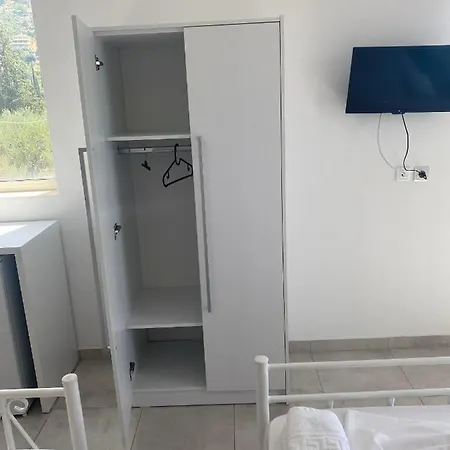 Penelope & Michael Vendégház Himara